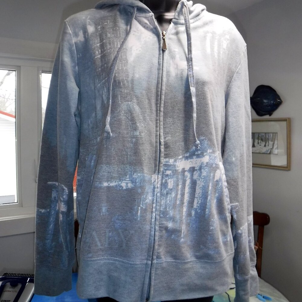 Green Tea Graphic print Hoodie size US Large